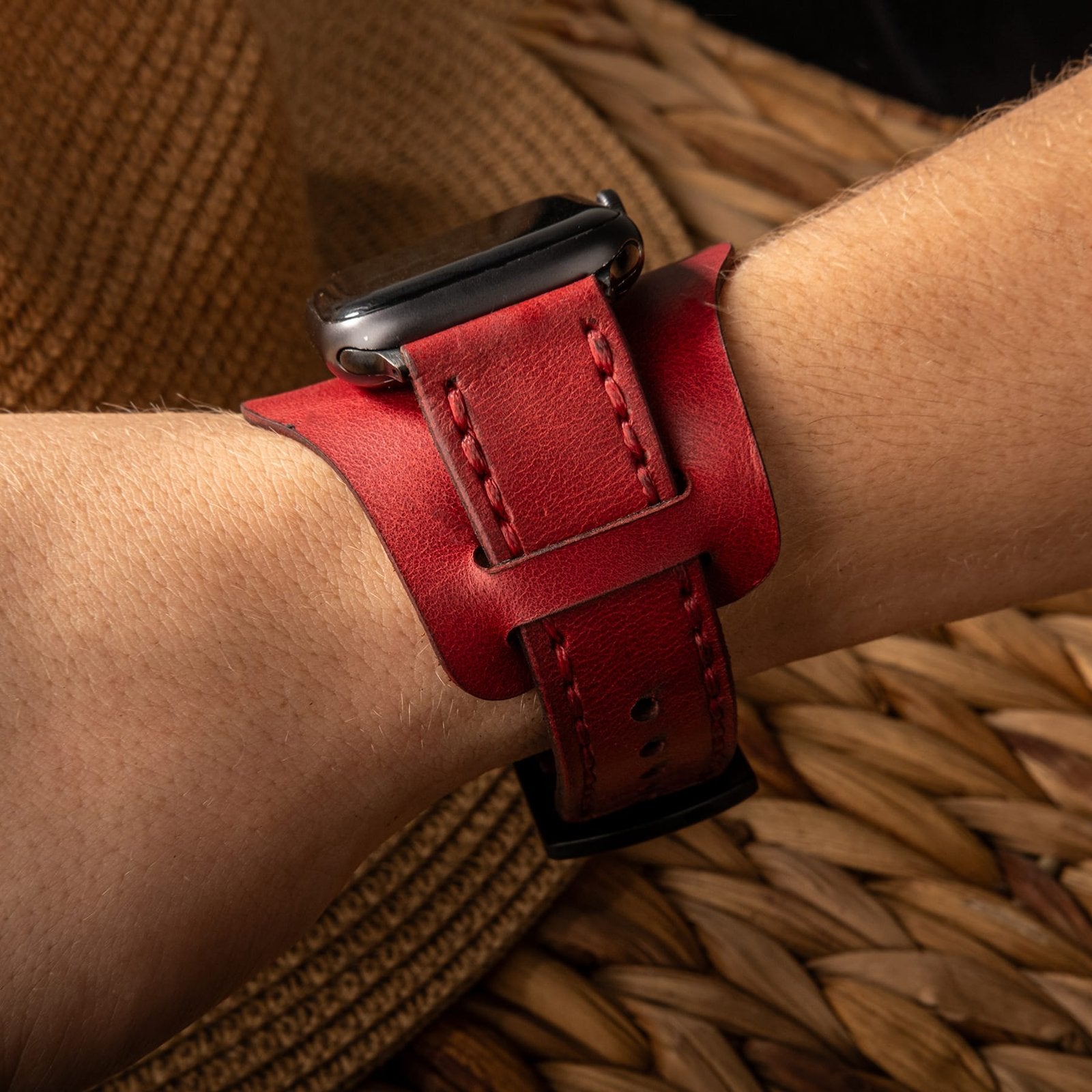 Bund Çift Katlı Apple Watch Deri Kayış - Kırmızı el yapımı hakiki deri - DeryCraft